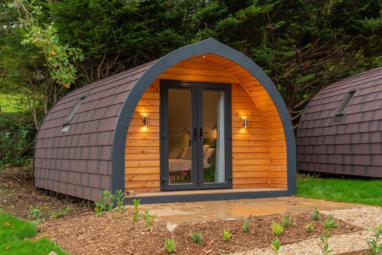 The Plough Inn Cabins Ramsden Εξωτερικό φωτογραφία